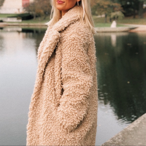 Faux fur coat - Picture 3 of 3